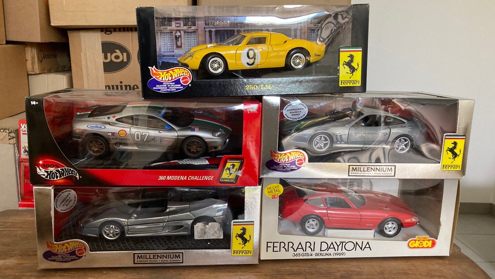 Hot Wheels Mattel Techno Giodi 1 18 Model Car 5 Modelli Ferrari Stradali E Da Corsa