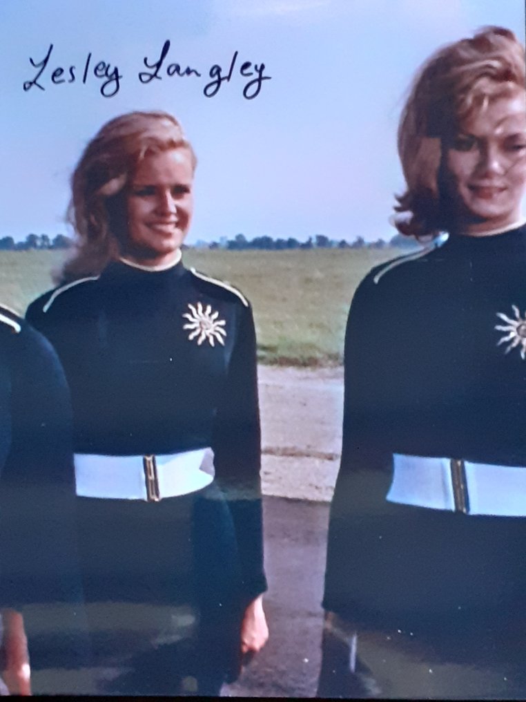 James Bond Goldfinger Lesley Langley Pussy Galore S Flying Circus Girl Autograph