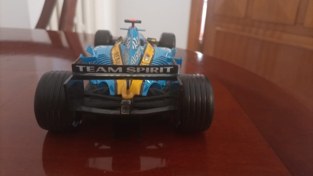 Hot Wheels 1 18 1 Modellauto Renault F1 R25 Catawiki