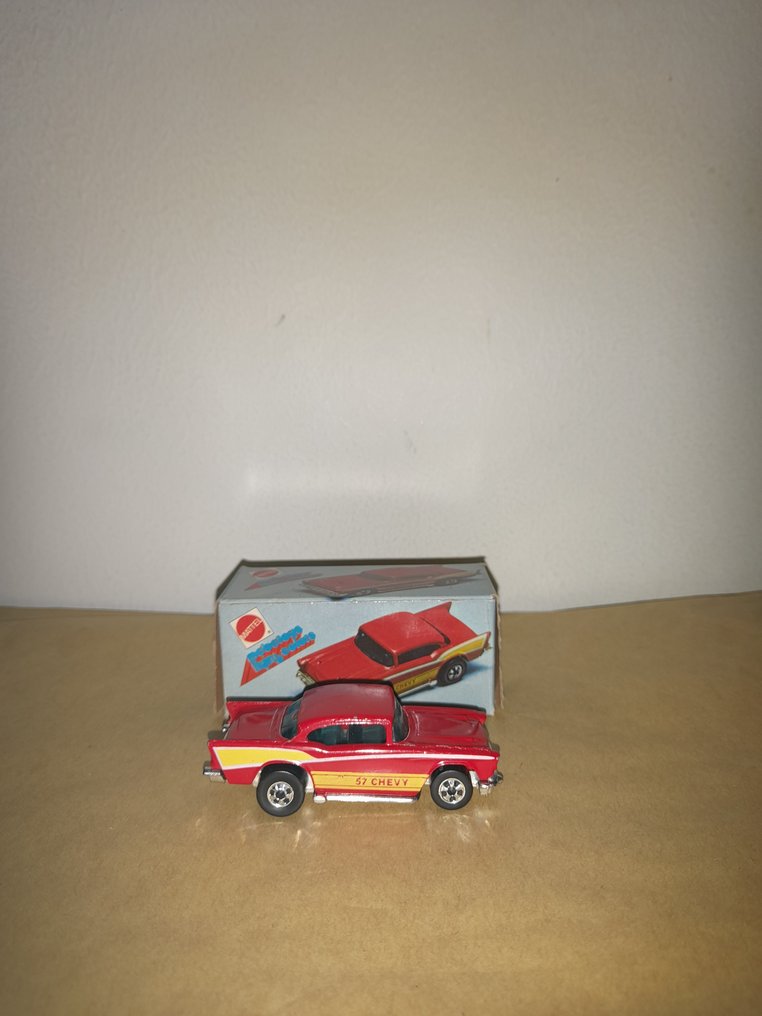 Hot Wheels Mattel 1 55 1 Model Car Chevy 57 Flying Colors N 9638 No Redline Made In