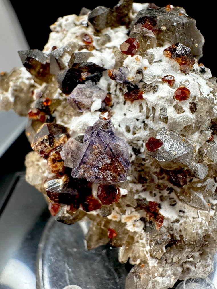 Ass Pazzesca Con Fluorite Viola Bellissima Spessartina Lucente E Quarzo Fume Collezione Privata
