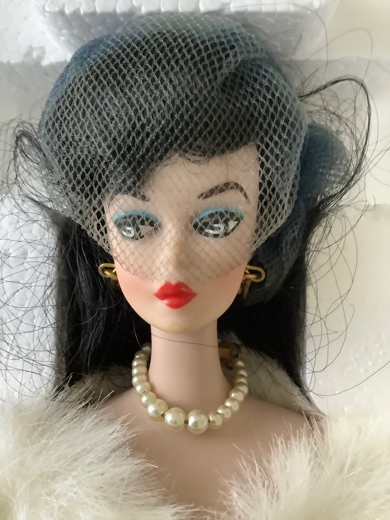 Mattel Mu Eca Barbie Gay Parisienne Porcelain Barbie Malasia Catawiki