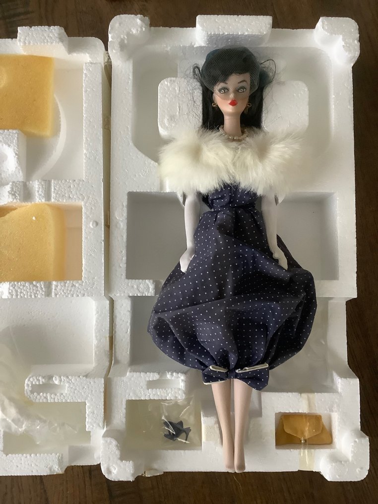 Mattel Muñeca Barbie Gay Parisienne 1959 Porcelain Barbie 9973