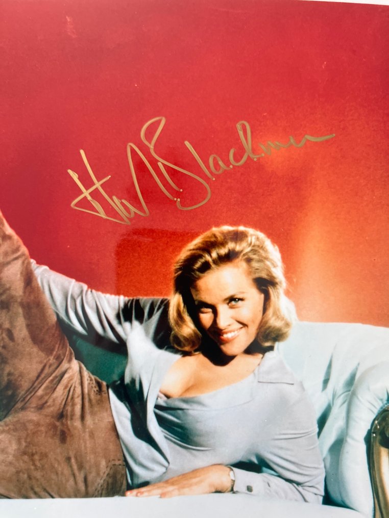 James Bond Goldfinger Honor Blackman As Pussy Galore Signed