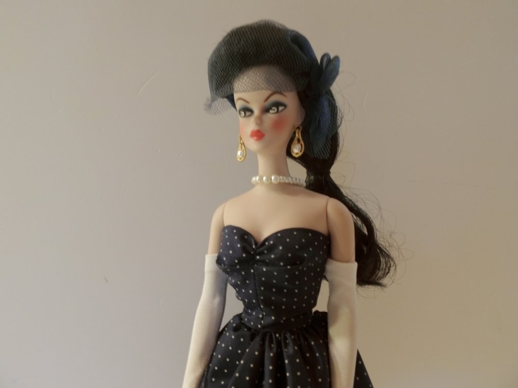 Mattel Poup E Barbie Gay Parisienne No Malaysia