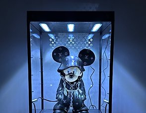 AmsterdamArts - Mickey Mouse x Louis Vuitton - Catawiki