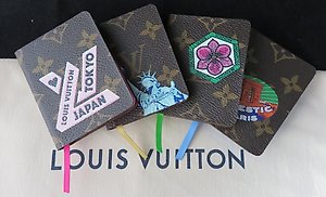 Louis Vuitton - Igloo Monogram in piuma d'Oca Hat - Catawiki