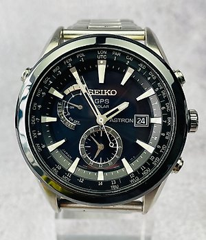 Solar Analogue wristwatch for Sale in Online Auctions