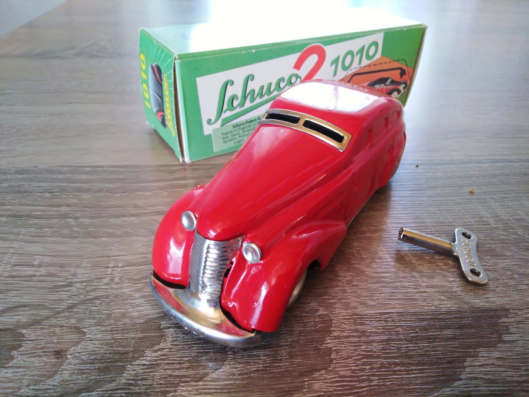 Schuco - Wendeauto 1010 - Wende Limousine, Boxed - Wind-up tin car -  1990-1999 - Germany - auction online Catawiki