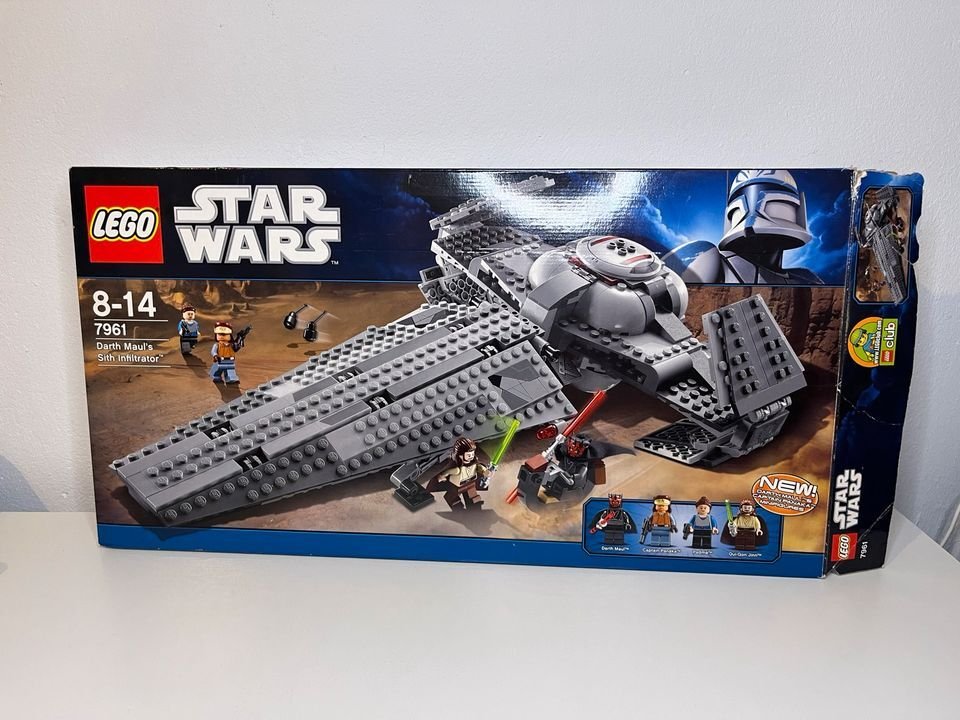 Lego star wars 7961 darth maul's sith infiltrator on sale