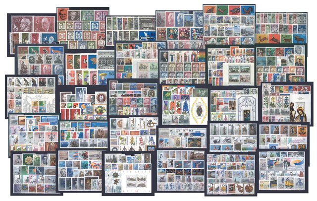 Berlin  - 1960/1990 collection of 31 volumes including Blocks #1.0