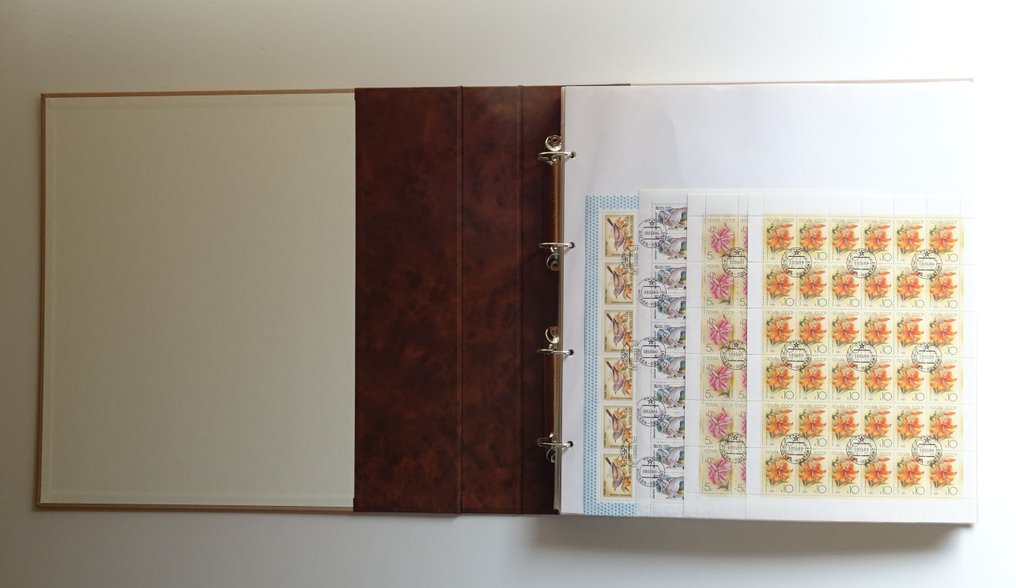 苏联（和捷克斯洛伐克）。  - 庞大的收藏：225 (!) 完整的页，装在精美的 XXL 大型相册中。 #2.1