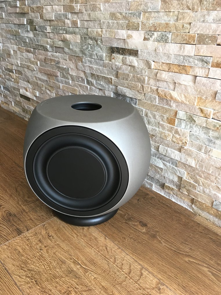 Bang & Olufsen - Beolab 8000 with Beolab 2 subwoofer Speaker #4.3