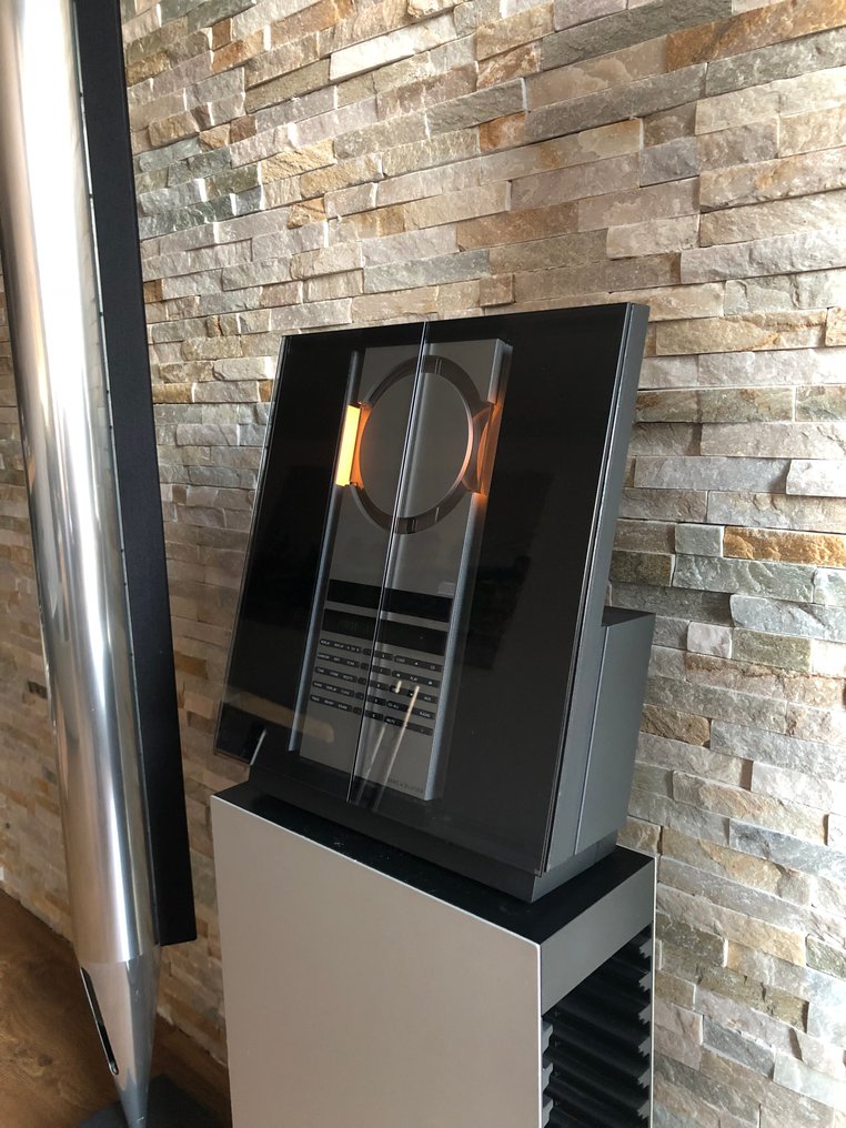 Bang & Olufsen - BeoSound 3000 Mk2 with BeoLab 8000 speakers – on CD stand – including WiFi Music Streamer Hi-fi set #3.2
