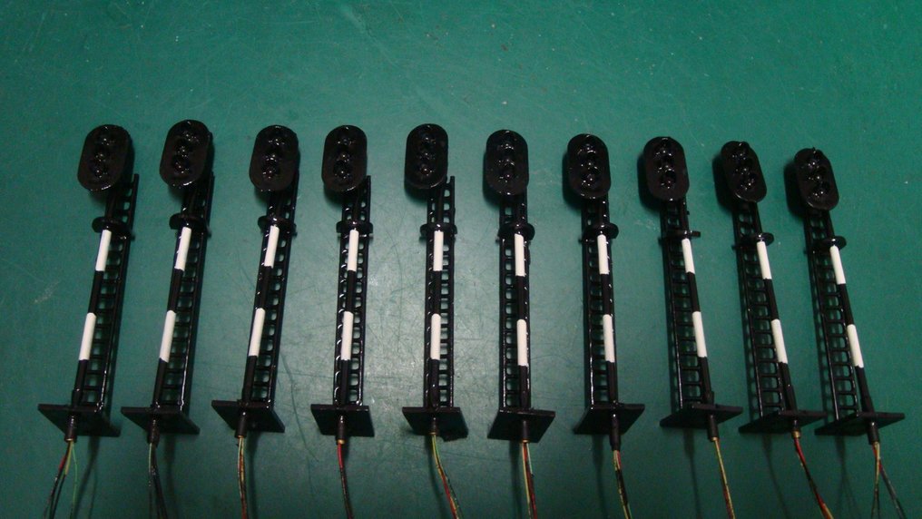 Seinen H0 - Model train lighting (10) - 10 light signals NL green/yellow/red, 'right' - NS #1.0