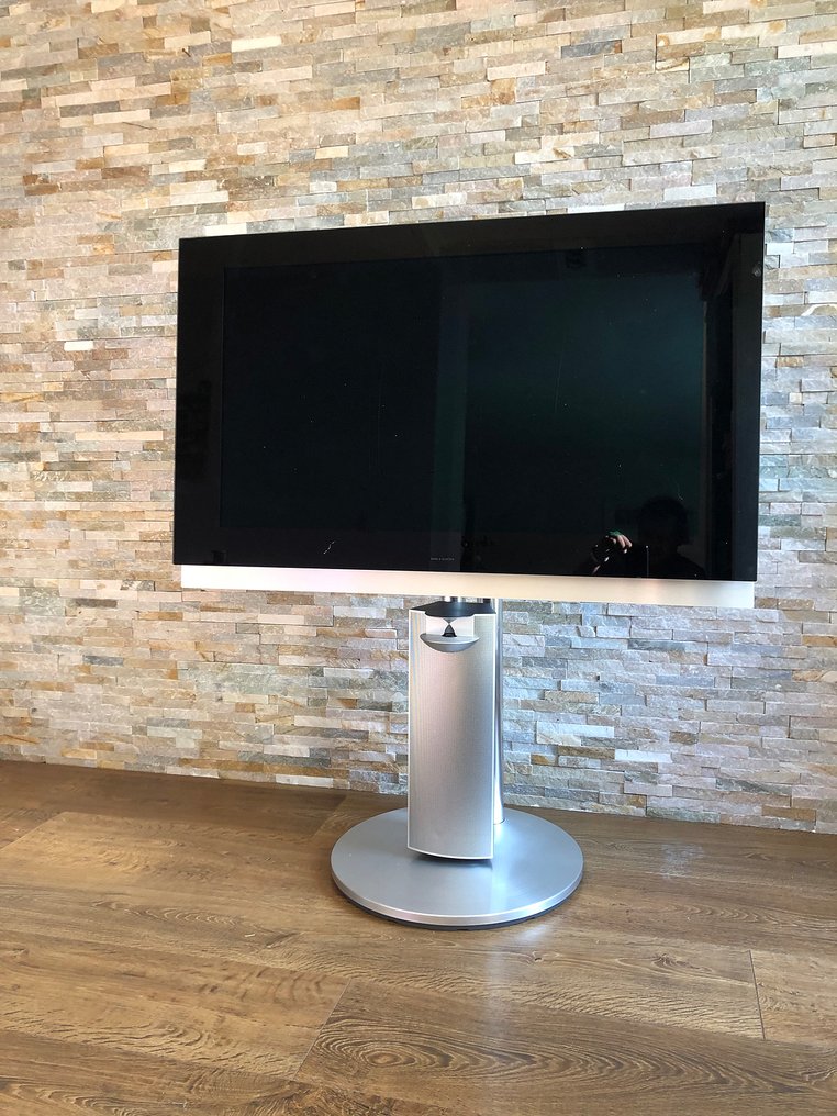 Bang & Olufsen - Beovision 7 - 40" Full-HD Smart Tv with 4x HDMI and build-in DVD player & Beolab 7.4 - Hi-fi set #1.0