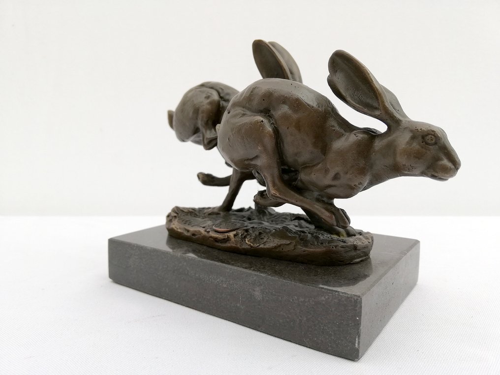 Figure - Running hares - Bronze, Marble #4.3