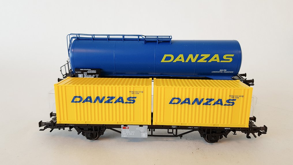 Märklin H0 - 47422 - Zestaw modeli wagonu towarowego (2) - Dwuczęściowy zestaw wózków marki Danzas. - SBB #2.1