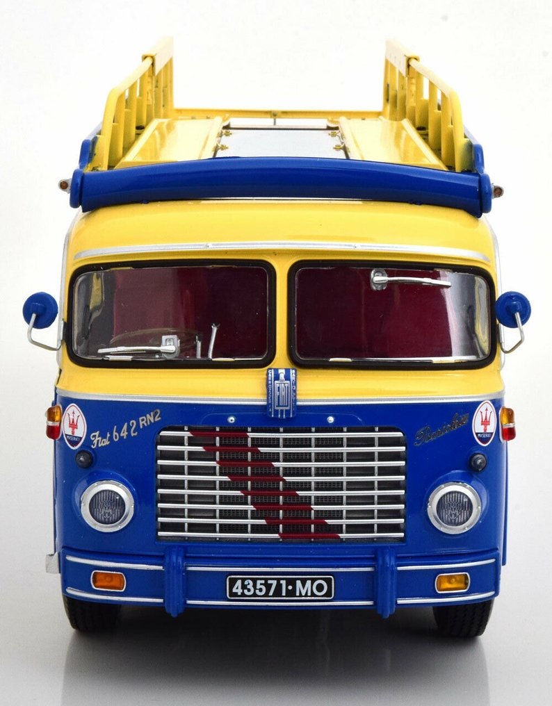CMR 1:18 - Modellauto - Fiat 642 RN2 Bartoletti - 1957 - Maserati Racing transporter #3.2