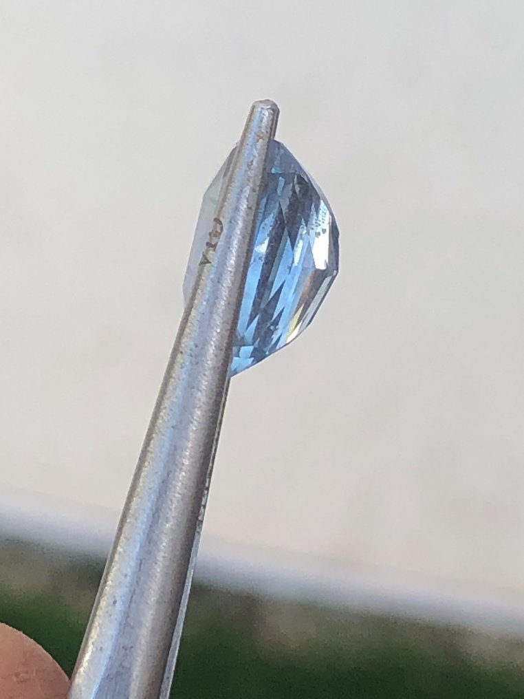 1 pcs  蓝色, 紫罗兰色 蓝宝石  - 6.40 ct - 美国宝石研究院（GIA） #4.3