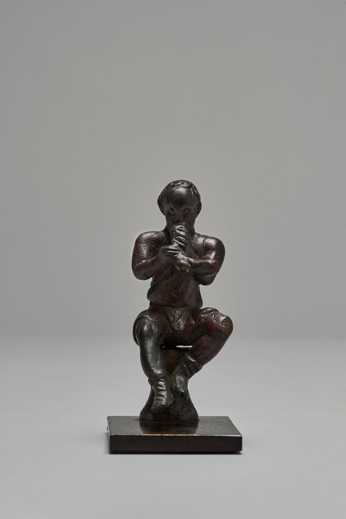 Ancient Roman Bronze Exceptional Seated Musician playing the Tibia. Spanish Export License. - 7.7×3.3×5 cm Statue #4.3