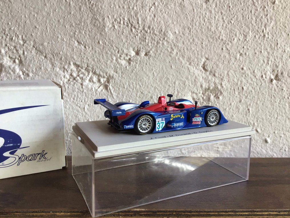 Spark 1:43 - Coche de carreras a escala - MG-Lola EX 257 #37 - Sebring 2003 #1.0