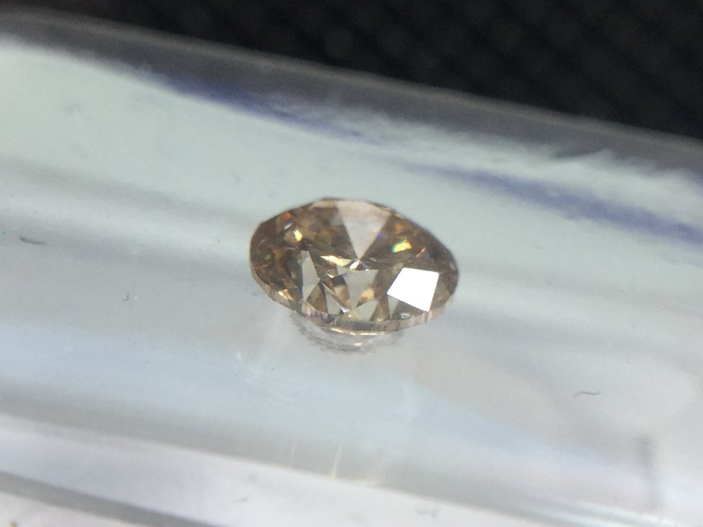 Diamante - 0.43 ct - Brillante - light brown - SI2 #2.2