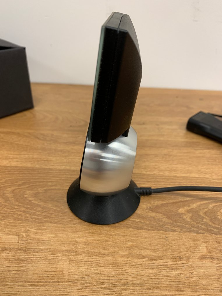 Bang & Olufsen - Beo 5 - remote control with desk charger Hi-fi set #1.0