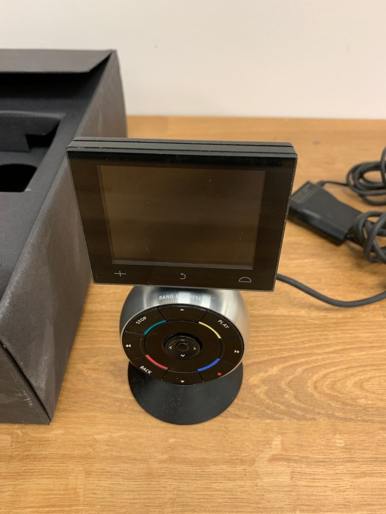 Bang & Olufsen - Beo 5 - remote control with desk charger Hi-fi set #3.2