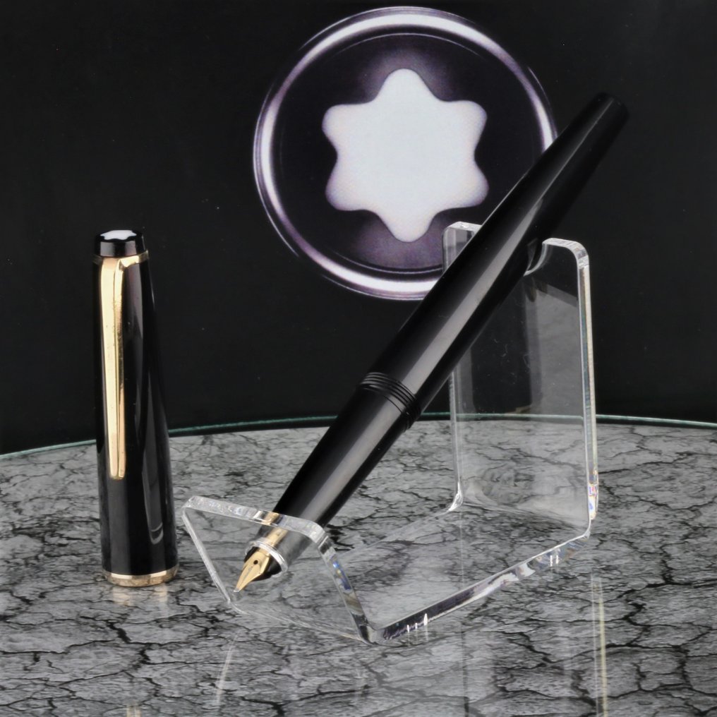Montblanc - 1960´s Nº 32 - 585 Gold Nib M Polished in New Conditions Gift Set - Στυλογράφος #1.0