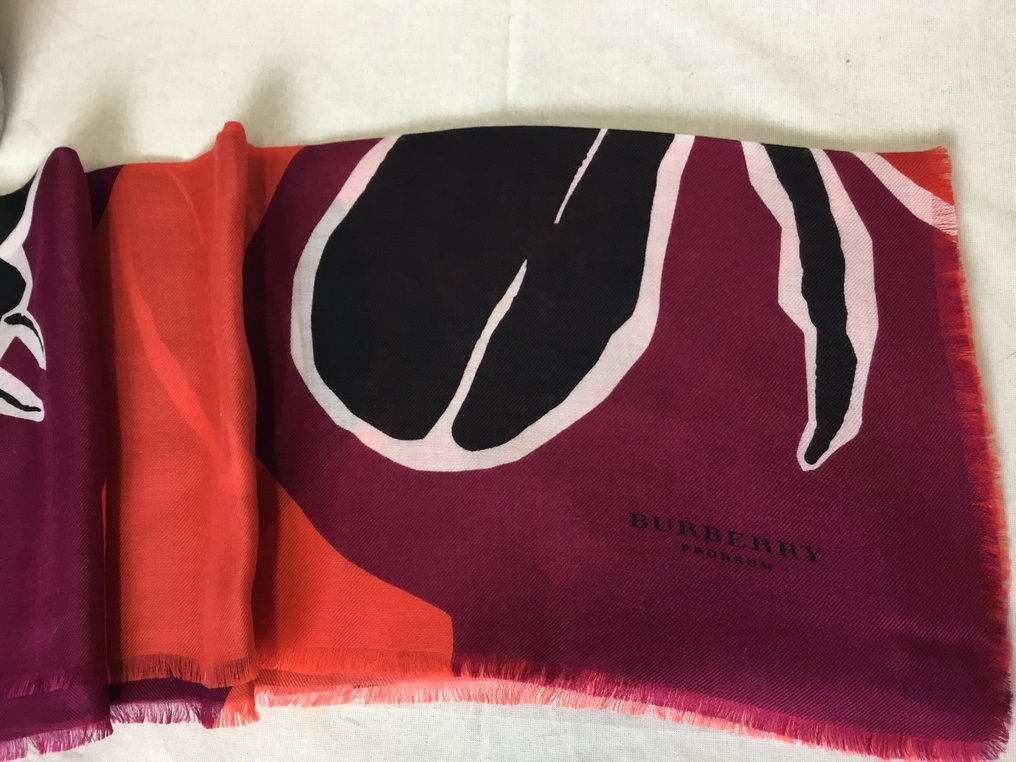 Burberry 80 cashmere 20 silk quartz shop