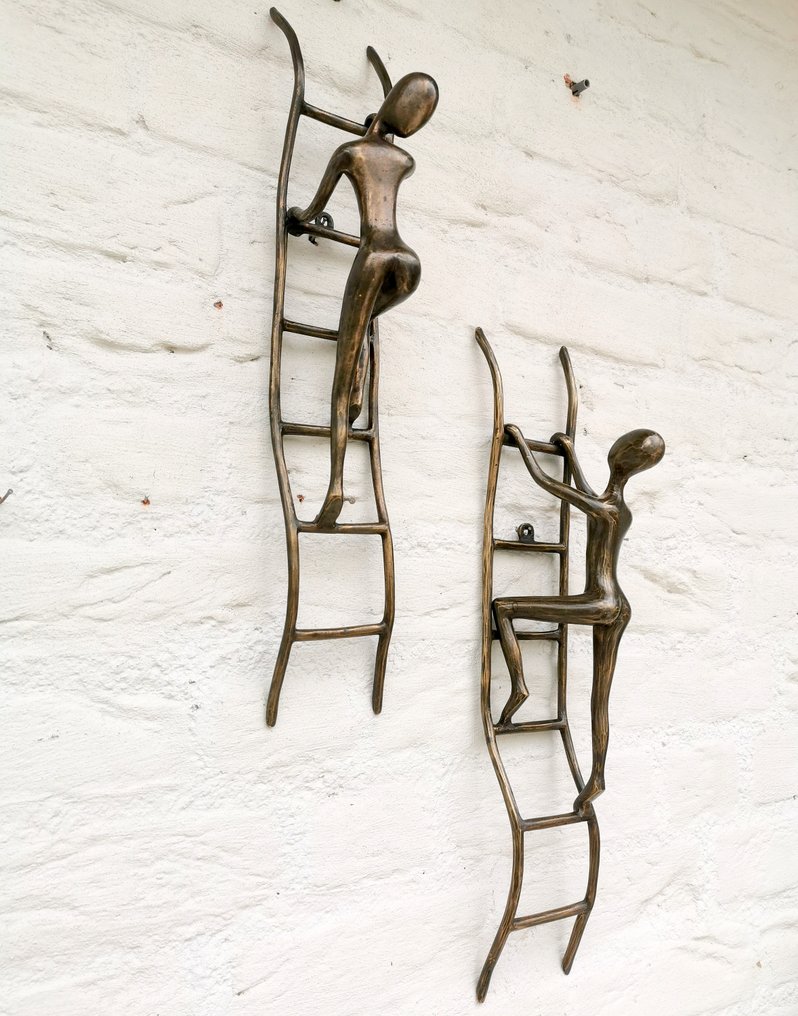 雕塑, A pair of men climbing the ladder - 50 cm - 黄铜色 #4.3