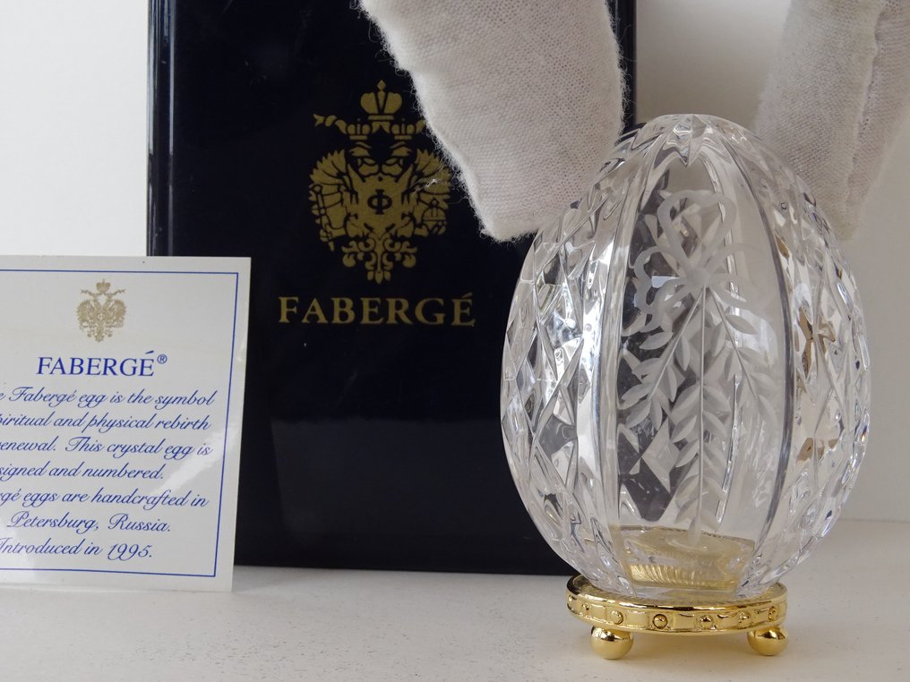 House of Fabergé - Figure - Romanov Coronation - Original box with eagle - 24 carat gold finished #3.1