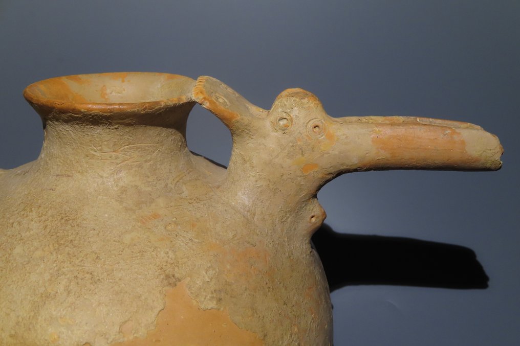 Amlash Ceramica Grande vaso zoomporico con beccuccio e ansa. Diametro 27 cm. Ex. Arianna 1991. #2.1