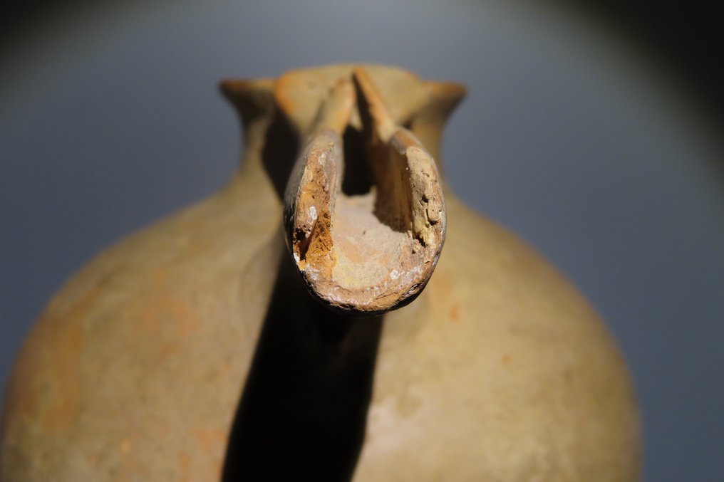 Amlash Poterie Grand vase zoomporhique avec bec verseur et anse. Diamètre 27 cm. Ex. Ariane 1991. #3.1