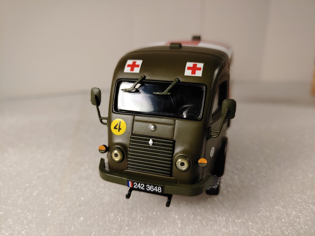 IXO Direkt 1:43 - Modelbus - Renault 1000kg R2087 4x4 Red Cross - Begrænset udgave #4.3
