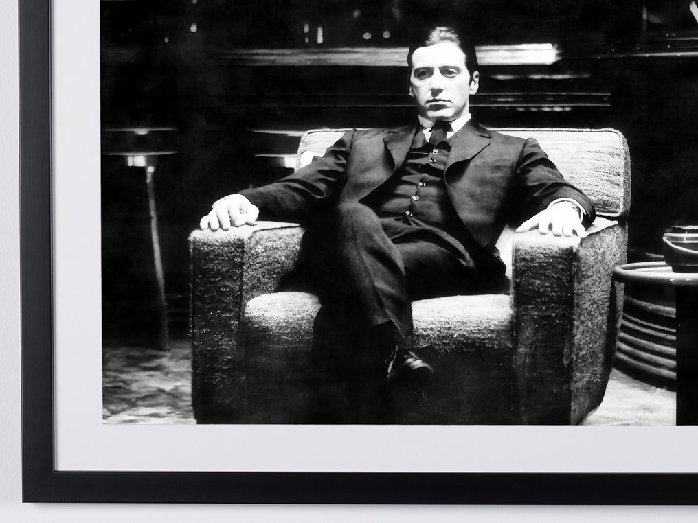 The Godfather - Al Pacino as "Michael Corleone" - Fine Art Photography - Luxury Wooden Framed 70X50 cm - Limited Edition Nr 10 of 50 - Serial ID 16386 - Original Certificate (COA), Hologram - 100% New. Shipping Reduction from 3 items #3.2
