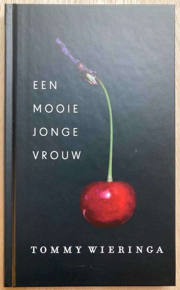Boekenweek; Tommy Wieringa - Een mooie jonge vrouw [Luxe editie] - 2014 #1.0