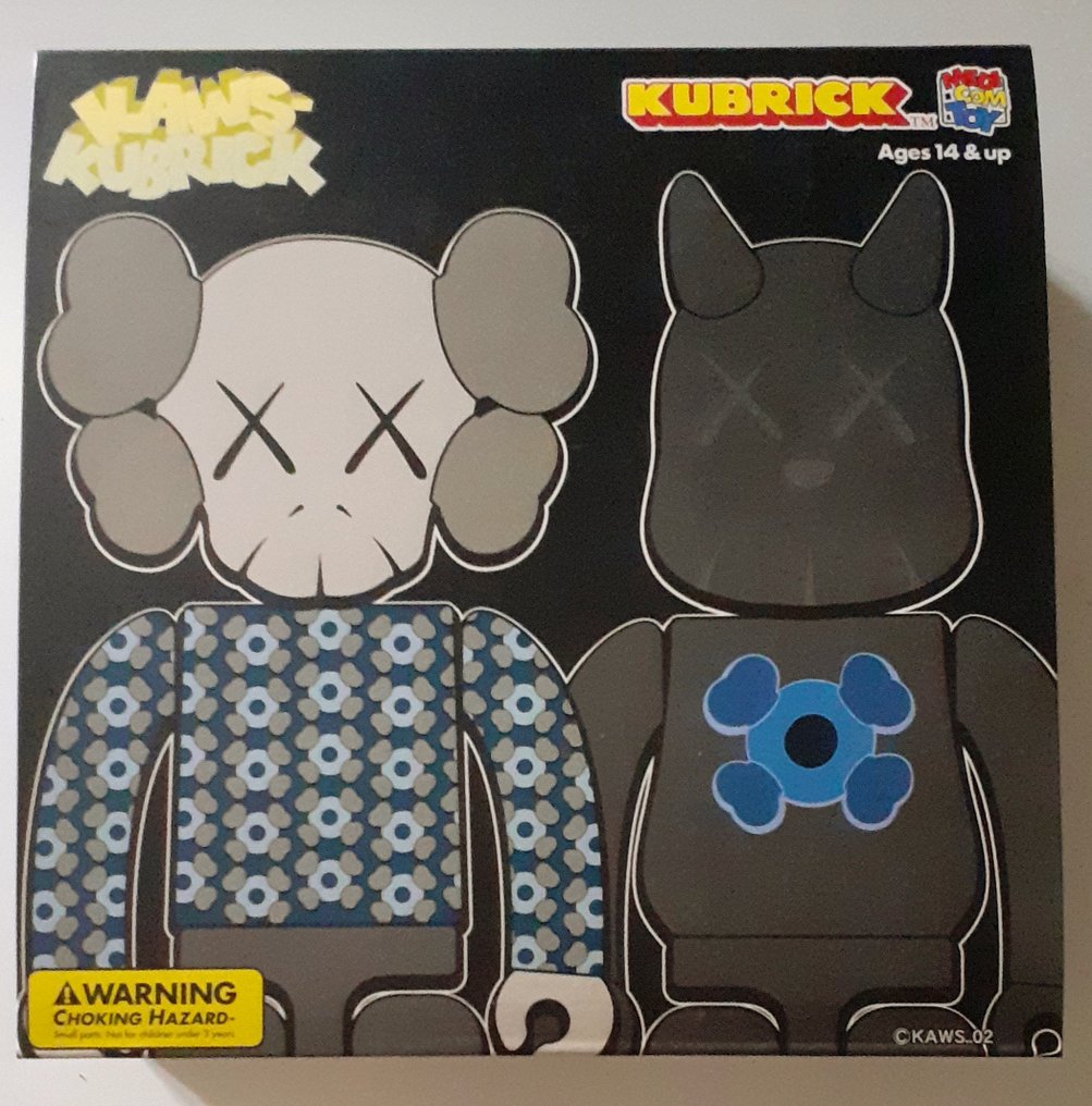 Kaws (1974) - Medicom Toy - Kubrick - Bus Stop Suite 2 #4.3