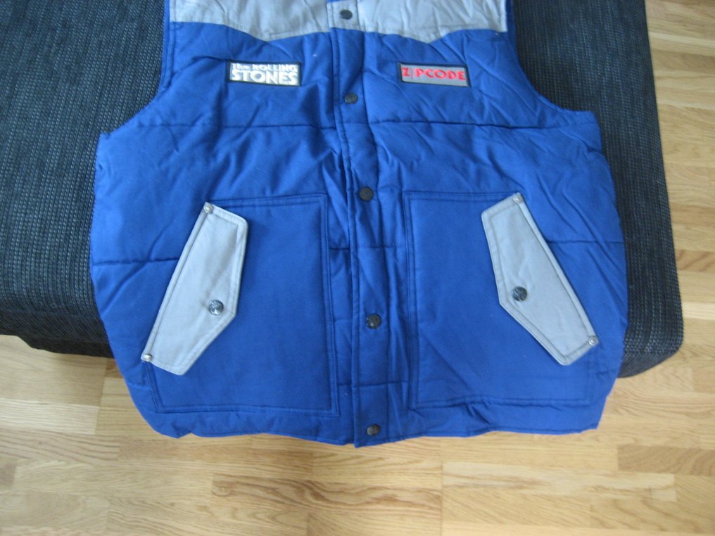 滾石樂團 - Puffer Vest Official merchandise zip code collection Size LARG NEW - 單張黑膠唱片 - 2020 #4.3