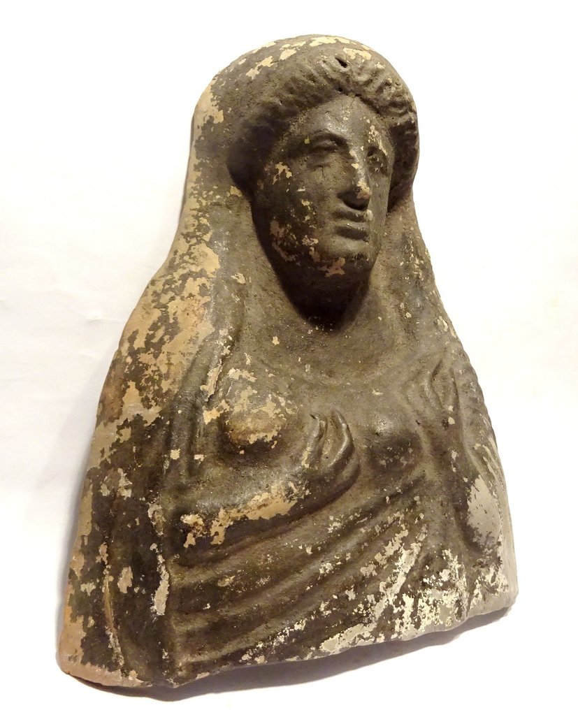 Altgriechisch, Terracotta - Sehr großes Votivprotom einer jungen Frau - 5. Jahrhundert v. Chr - 16.7×12.7×4.1 cm #2.1