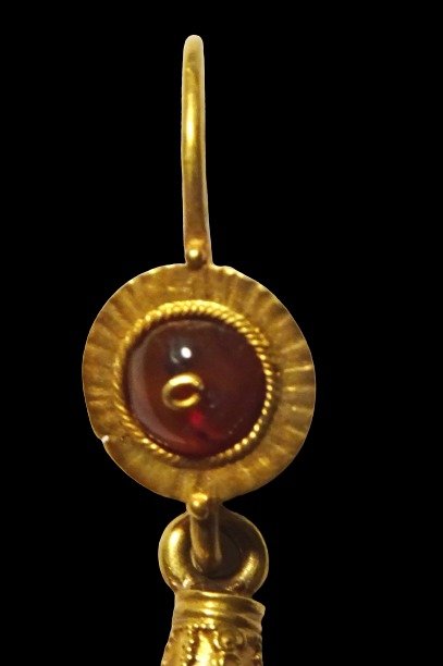 后罗马时期／拜占庭早期 镶嵌石榴石的黄金耳环 - 公元500年 #2.1