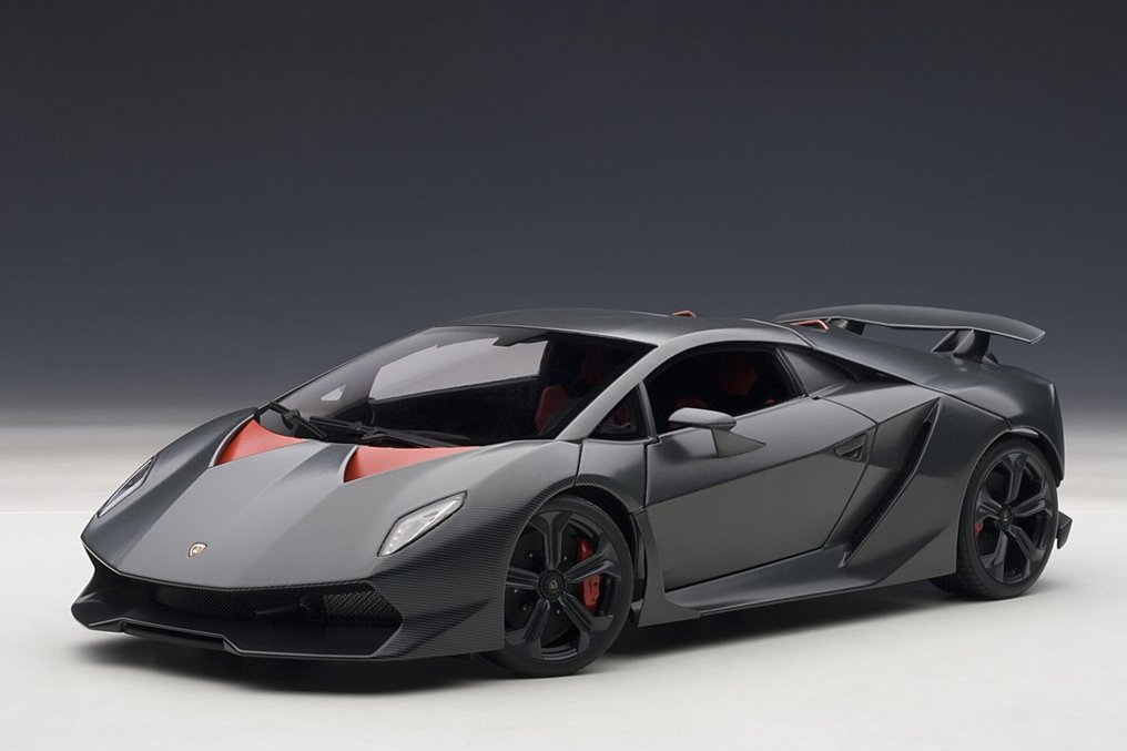 Autoart 1:18 - Modelauto - Lamborghini Sesto Elemento - 74671 Lamborghini Sesto Elemento (Grijze koolstofvezelprint met rode accenten) #2.1