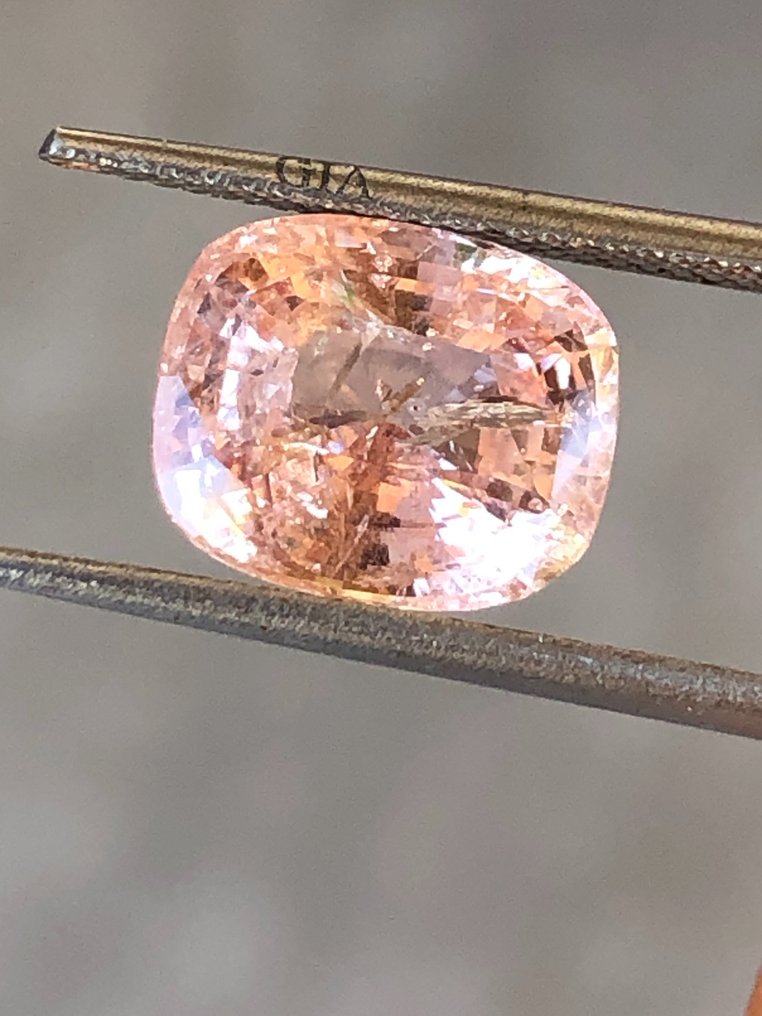 1 pcs  粉色 蓝宝石  - 6.46 ct - 美国宝石研究院（GIA） #4.3