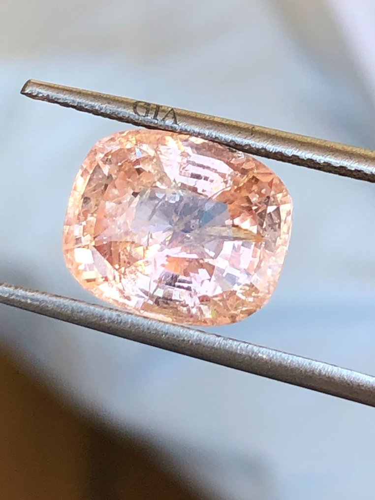 1 pcs  粉色 蓝宝石  - 6.46 ct - 美国宝石研究院（GIA） #1.0