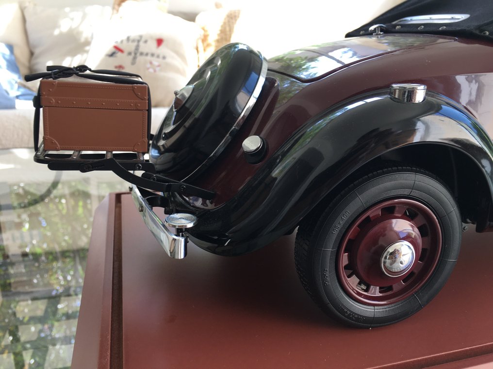Hachette 1:8 - Model car - Traction cabriolet 1/8 Hachette idem Altaya ou Eaglemoss #3.1