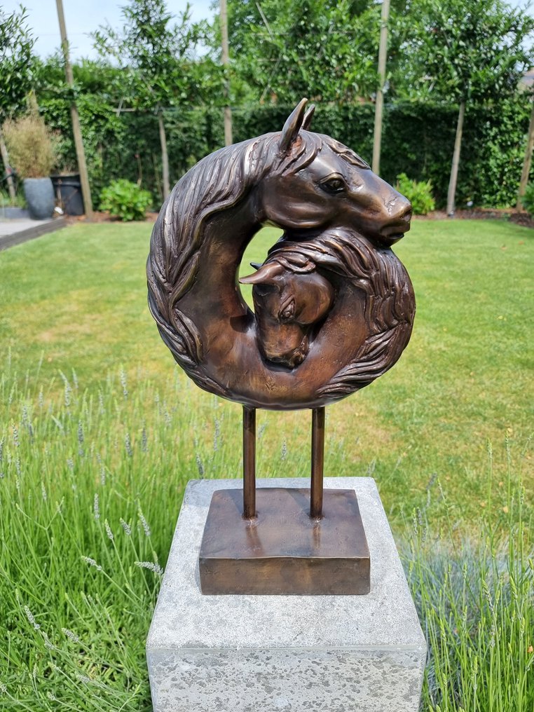 Statuette - Knuffelende paarden - Bronze #2.1