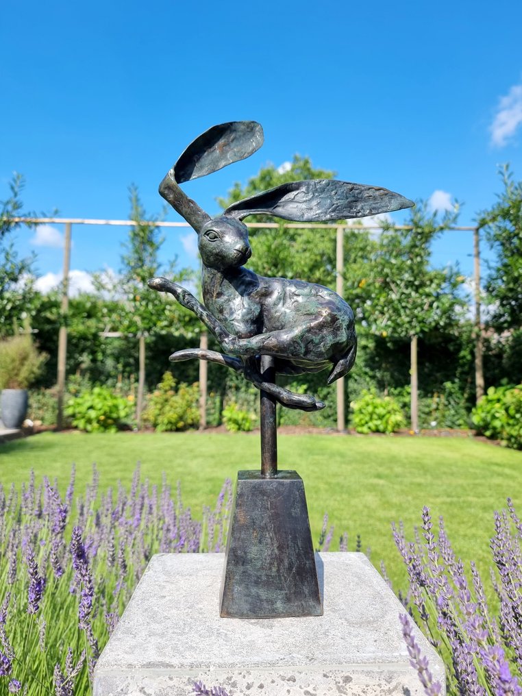 Estatueta - A leaping hare - Bronze #1.2