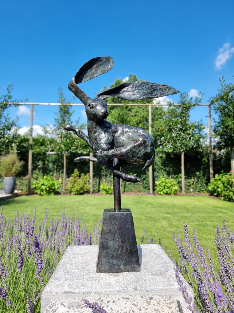 小塑像 - A leaping hare - 青銅色 #2.1