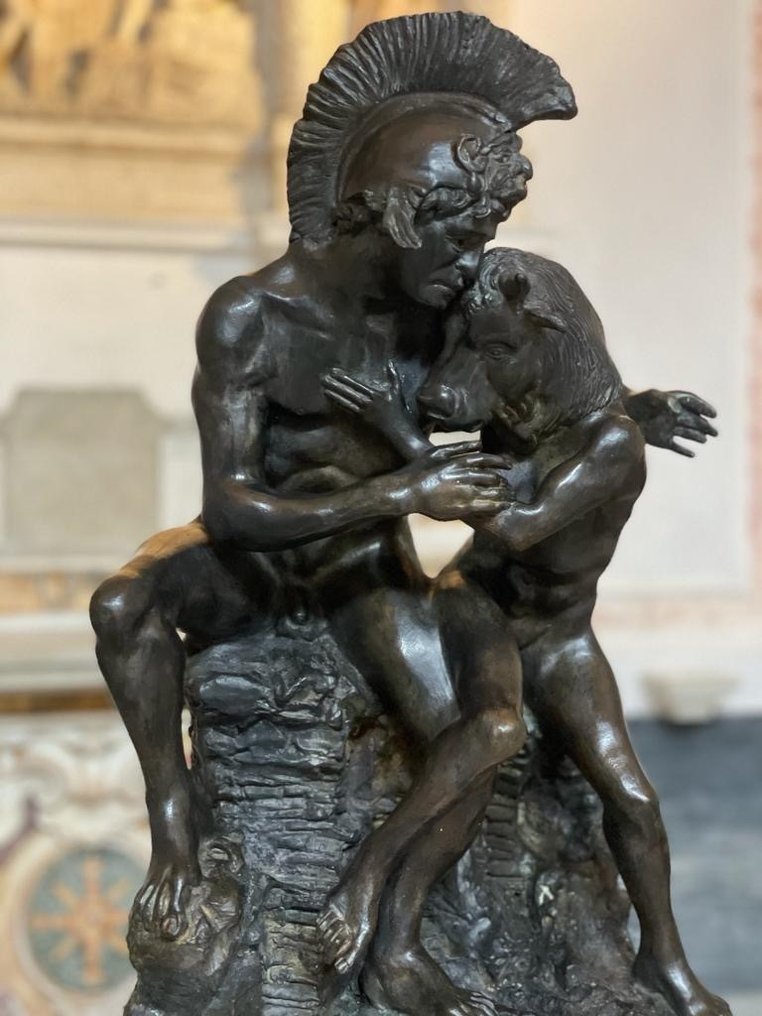 雕塑, L'abbraccio di Asterione - 64 cm - 铜绿青铜 #1.0